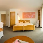 Otel Und Restaurant Karpfenschaenke Schenkendobern