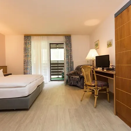 Und Restaurant Karpfenschaenke Schenkendobern