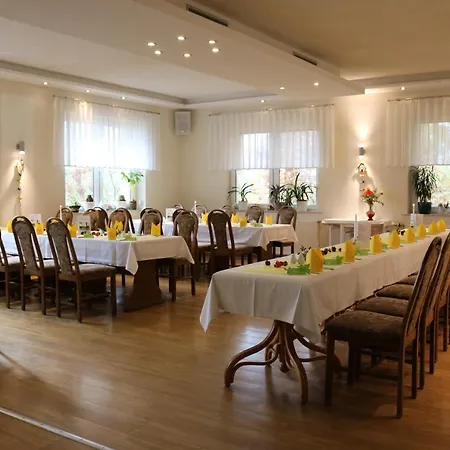 Und Restaurant Karpfenschaenke Schenkendobern