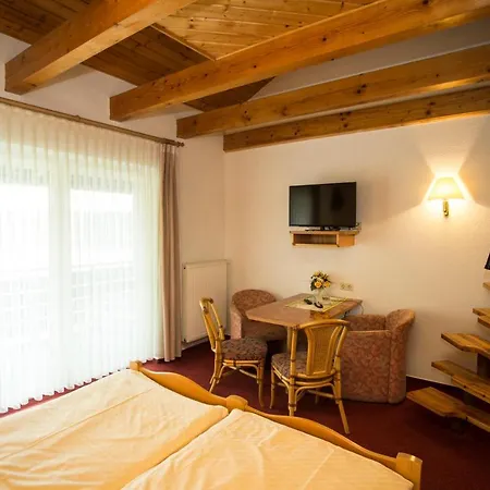 Hotel Und Restaurant Karpfenschaenke Schenkendobern